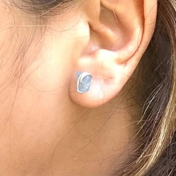 Aquamarine chips super dainty stud pastel color earrings/bohemian/handmade/lux - Picture 1 of 2